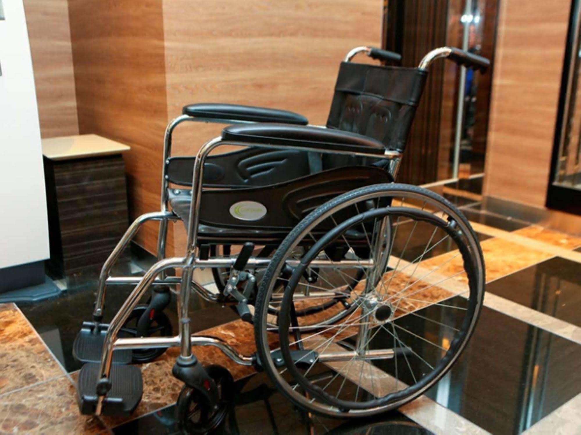 Apa Hotel Higashi Nihombashi Ekimae Tokyo prefektur Exteriör bild
